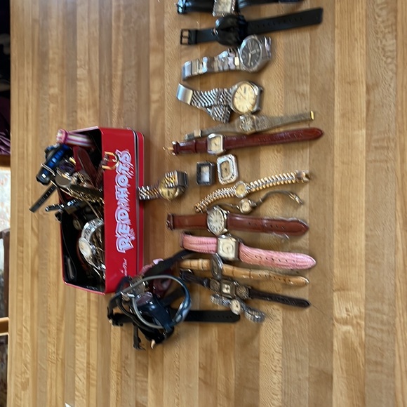 Watches- lots of assorted watches from Bologna to everything in between - Picture 5 of 7